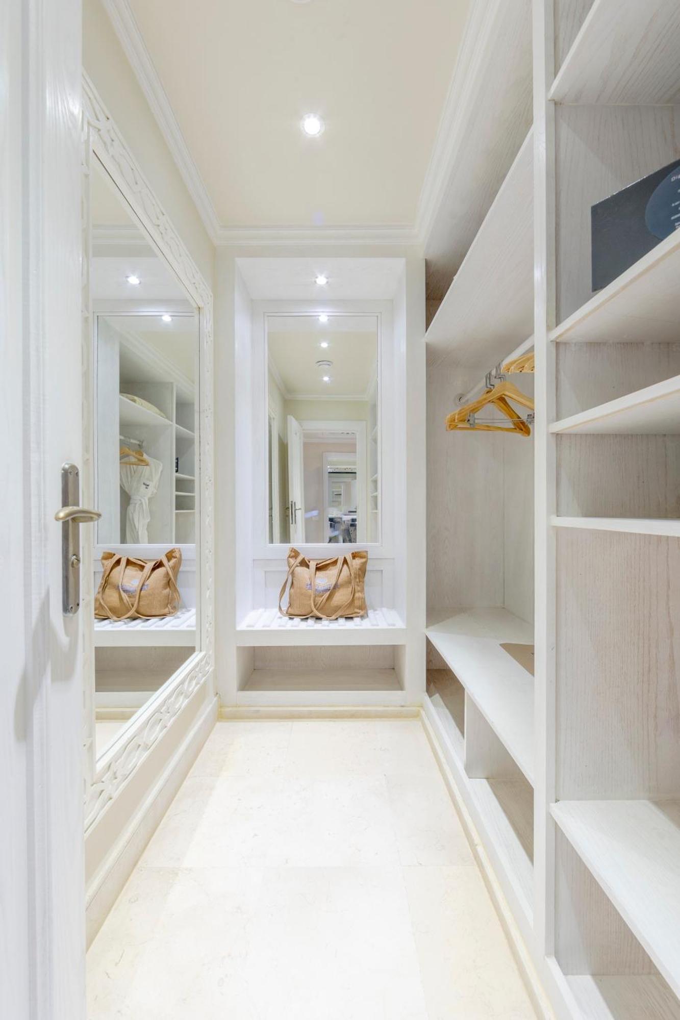 The Makadi Spa Hotel - Couples Only 18 Years Plus Hurghada Exterior photo A walk-in closet